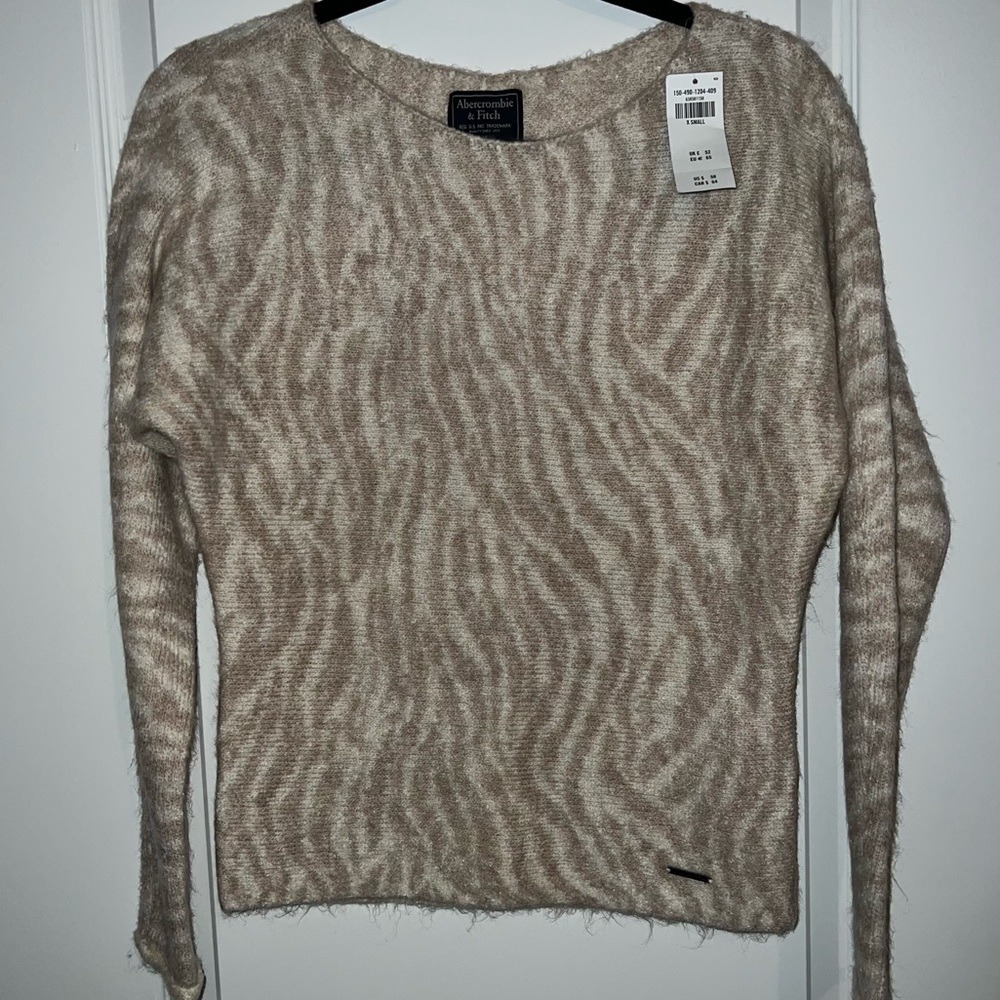 Abercrombie & Fitch Womens XS Zebra Animal Print Fuzzy Knit Sweater NWT